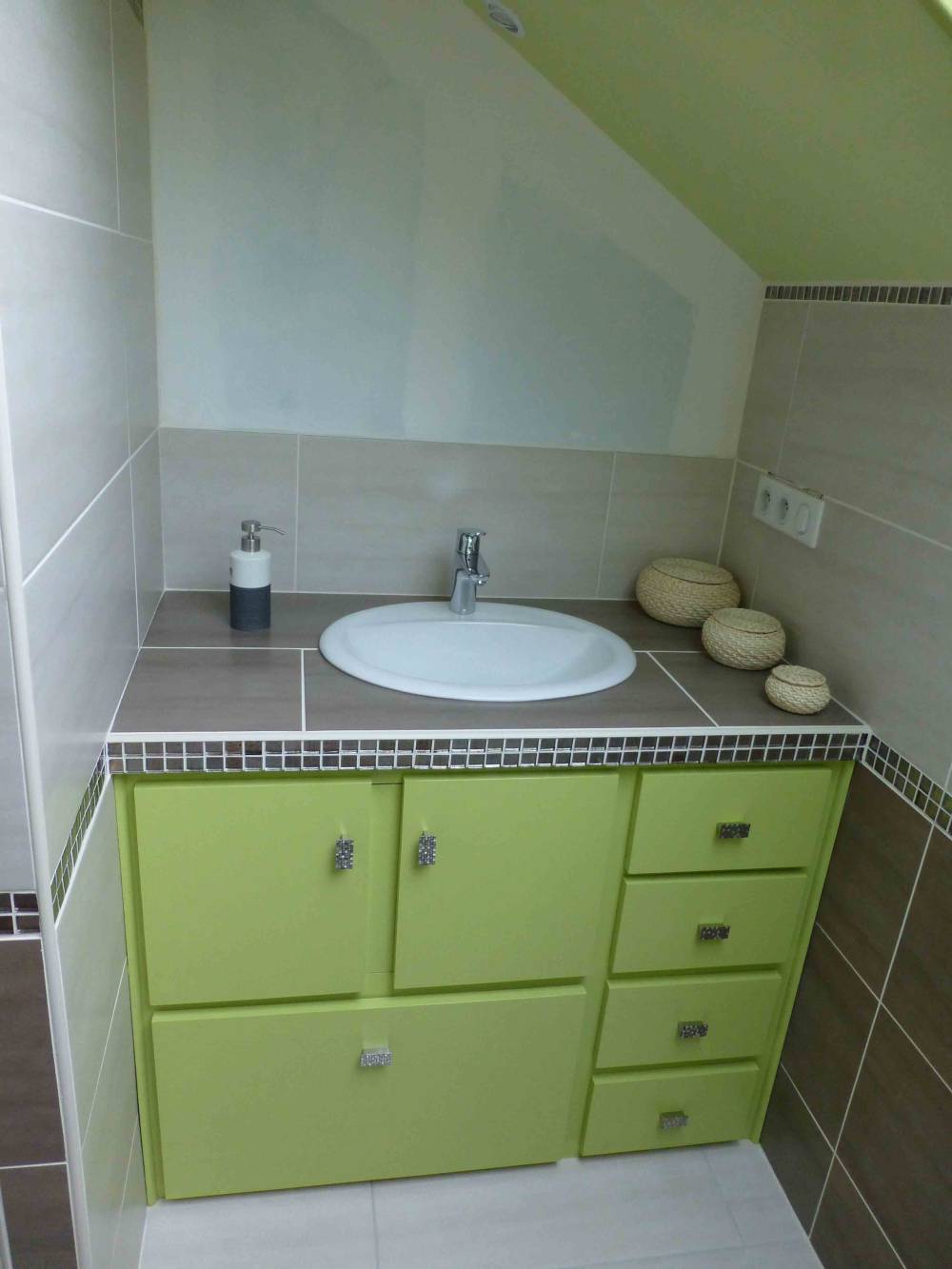 32.Fabrication artisanal d'un meuble de salle de bain (2)