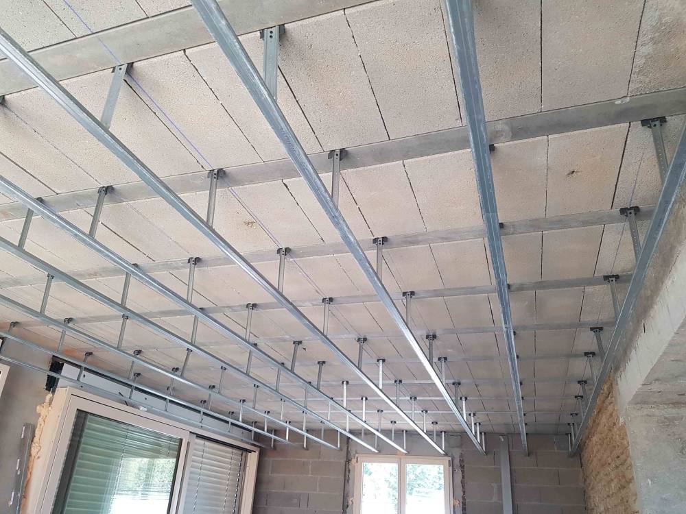Plafond suspendu sous hourdis- MONTFEY