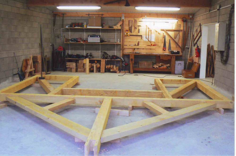 5. Taillage d'une charpente traditionelle artisanale (1)